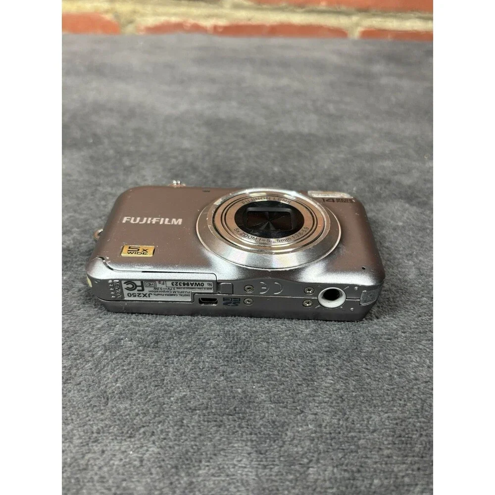 Fujifilm Finepix JX250 14MP 5X Zoom Digital Camera Untested For Parts/Repair